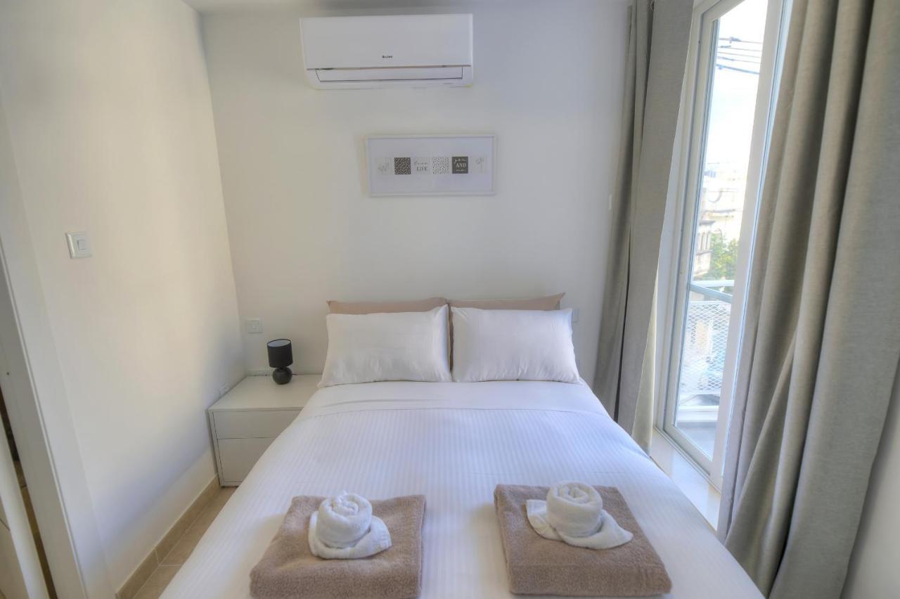 Brand New And Tastefully Furnished 2 Bedroom Apartment Ddif1-2 Gzira Exteriér fotografie